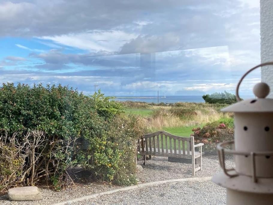 Beautiful One Bed With Stunning Sea View *
