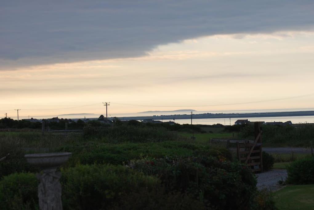Beautiful One Bed With Stunning Sea View Apartment