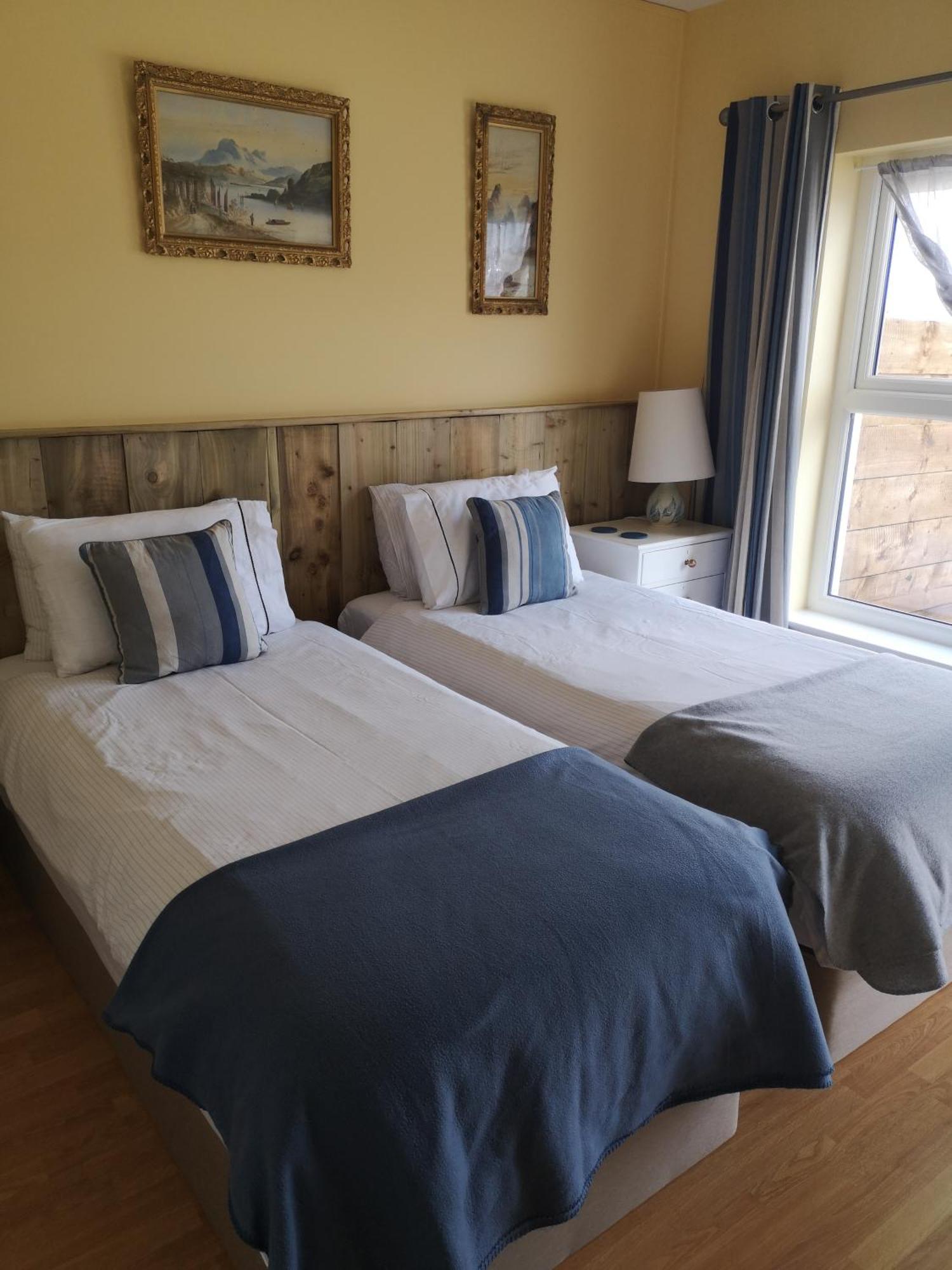 Beautiful One Bed With Stunning Sea View Apartment *