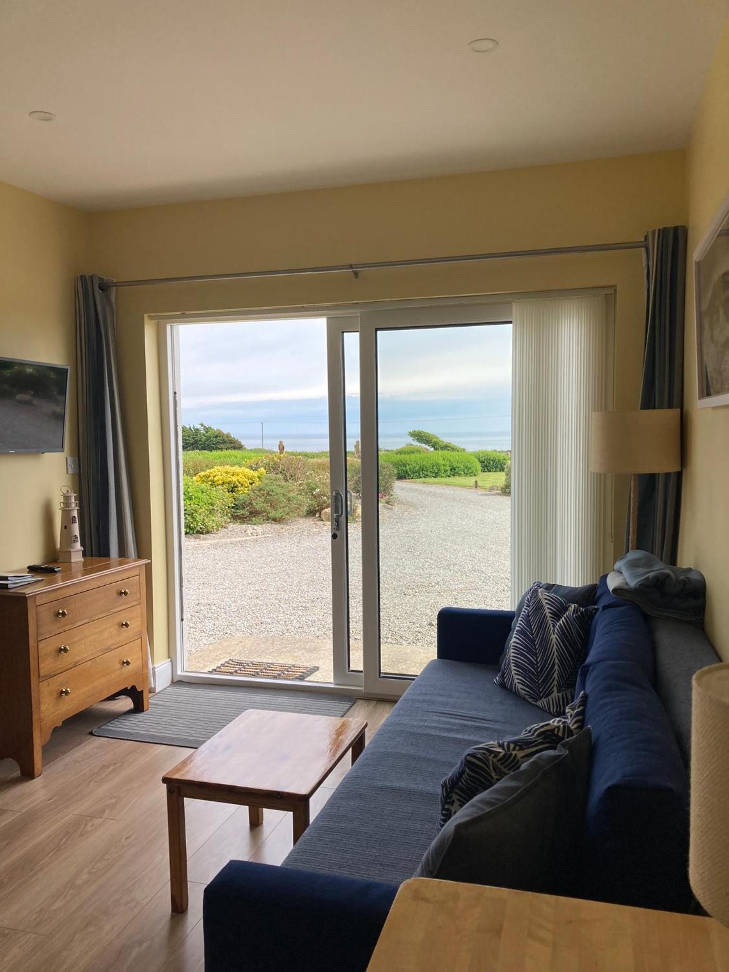 Beautiful One Bed With Stunning Sea View *